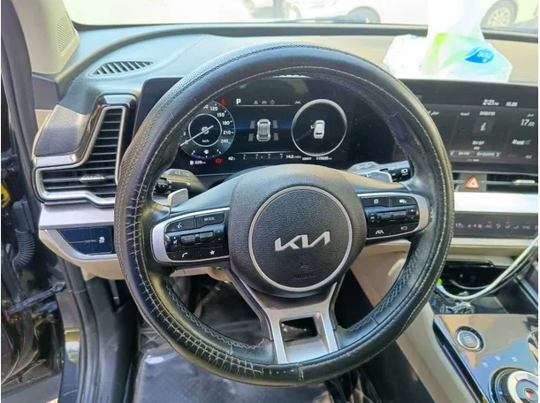 Car image 23