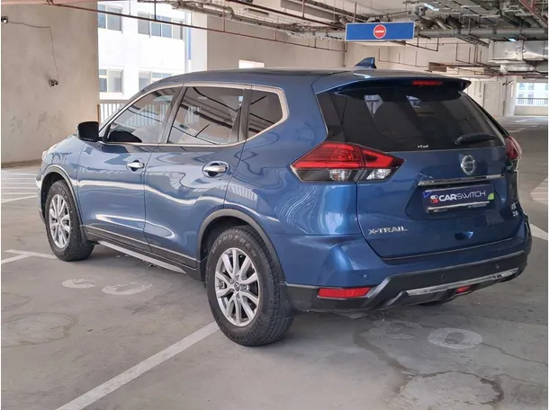 Car image 5