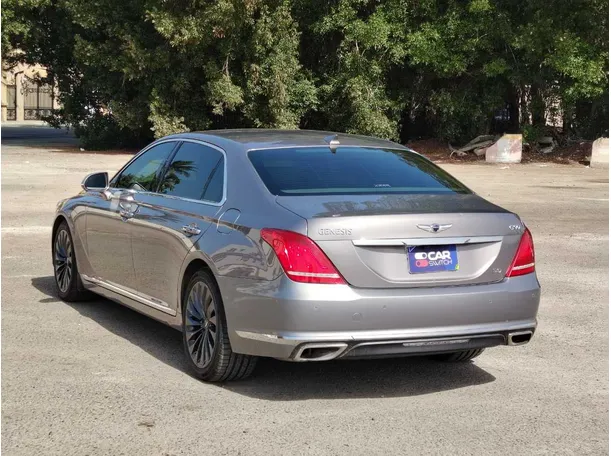 Car image 7