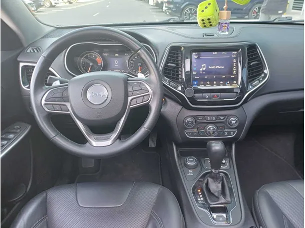 Car image 15