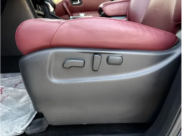 Car image 28