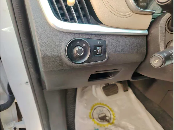Car image 44