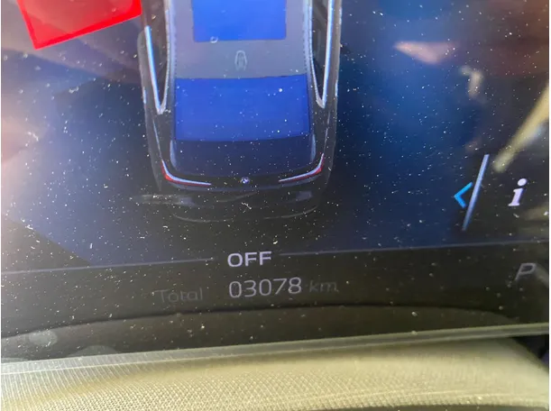 Car image 16