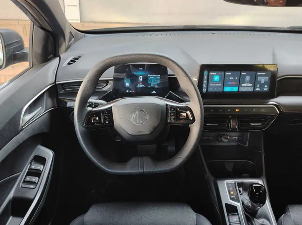 Car image 23