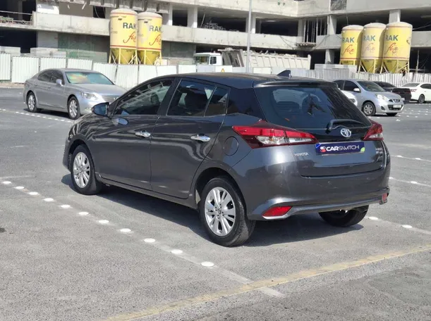 Car image 7
