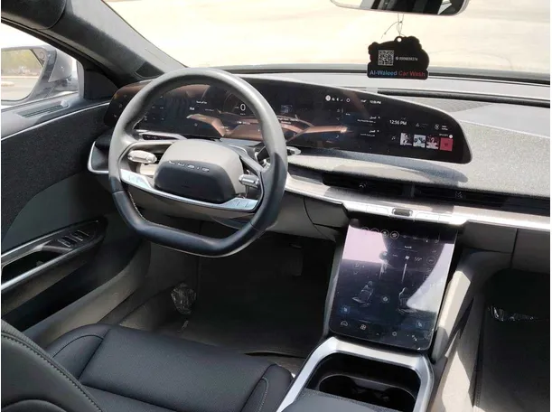 Car image 19