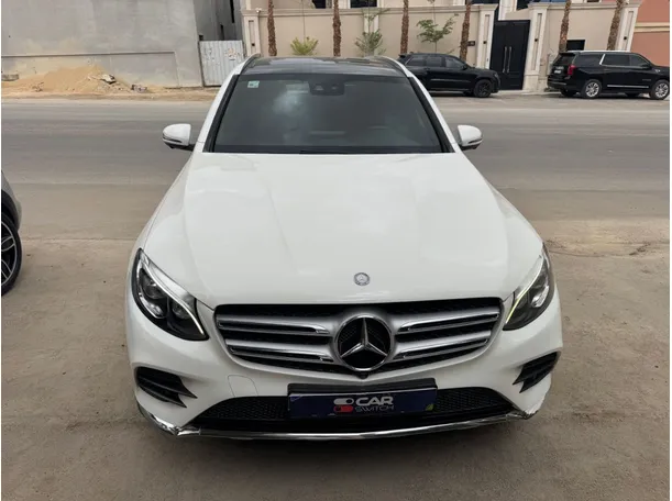 2017 مرسيدس GLC300 في الرياض