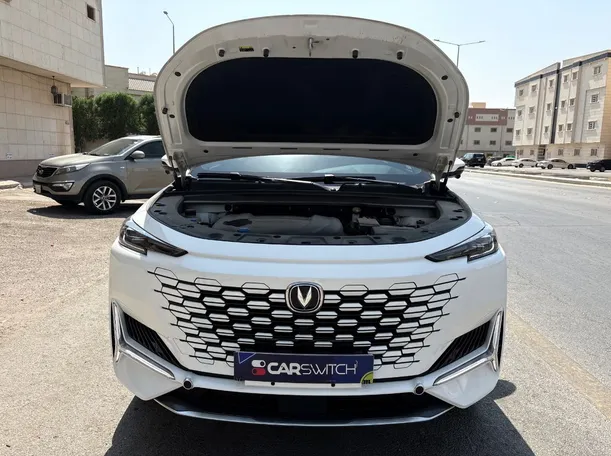 Car image 25