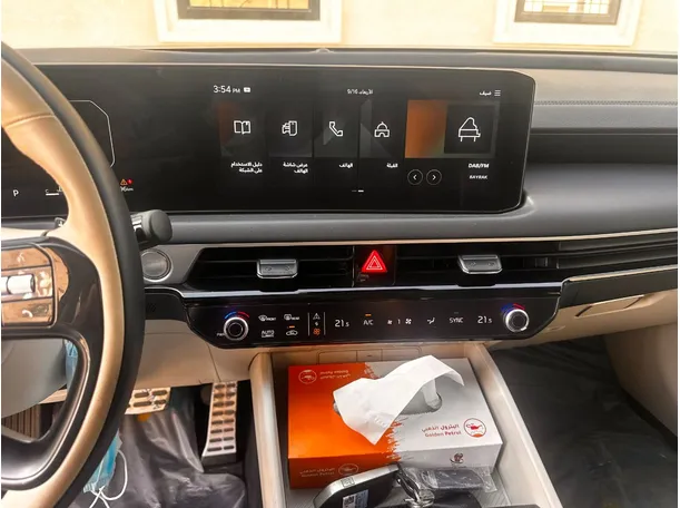 Car image 19