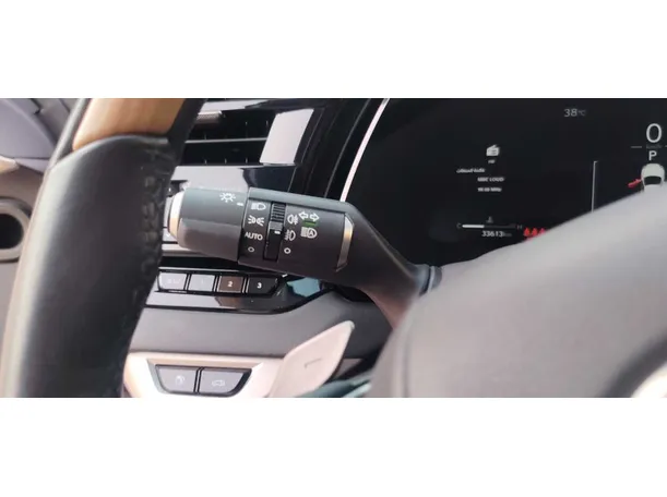 Car image 27