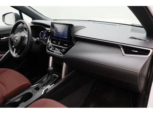Car image 10