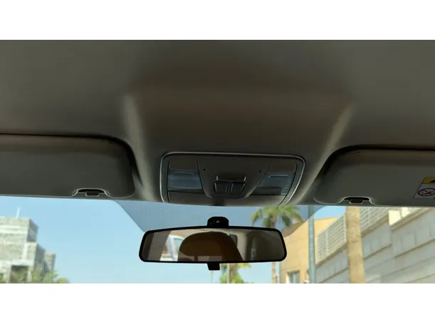 Car image 25