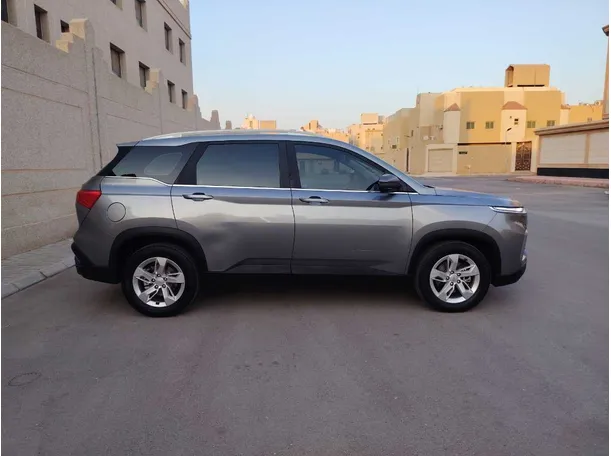 Car image 4