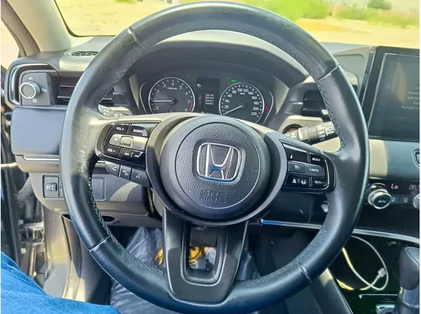 Car image 24