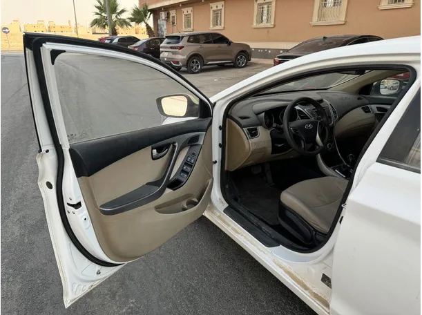 Car image 10
