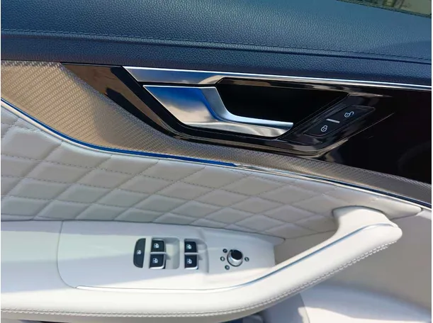 Car image 29