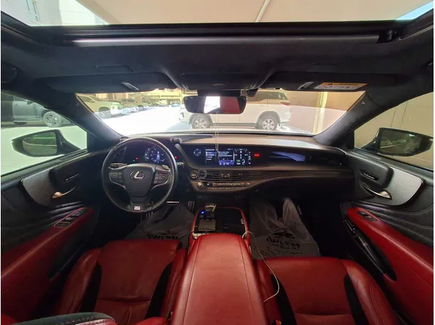 Car image 16
