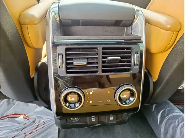 Car image 36