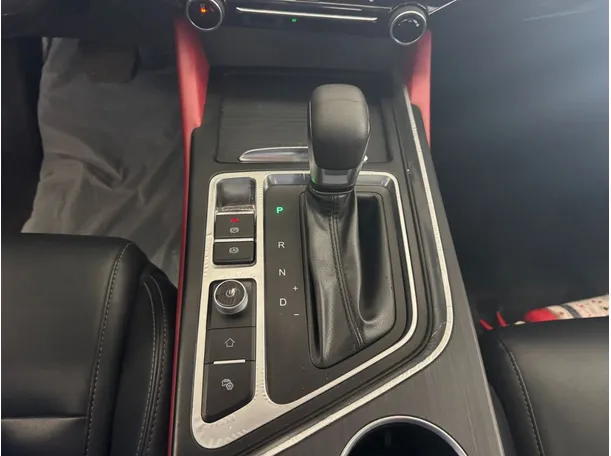 Car image 13