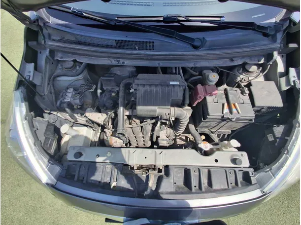 Car image 18