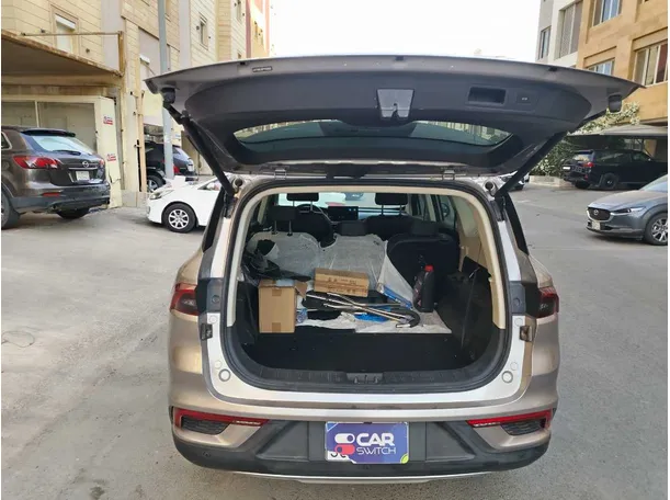 Car image 29