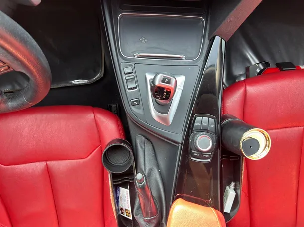 Car image 17