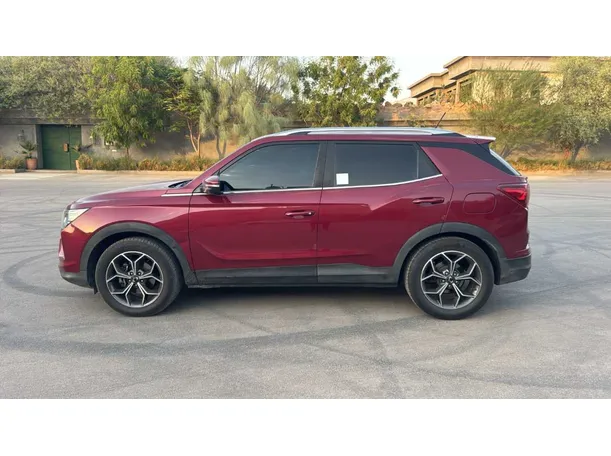 Car image 8