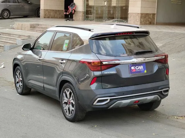 Car image 7