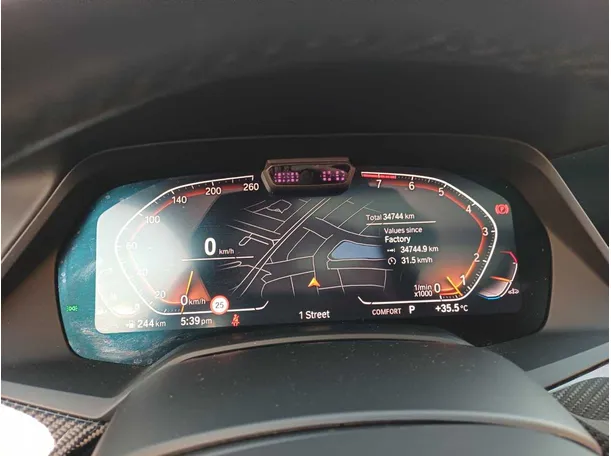 Car image 19