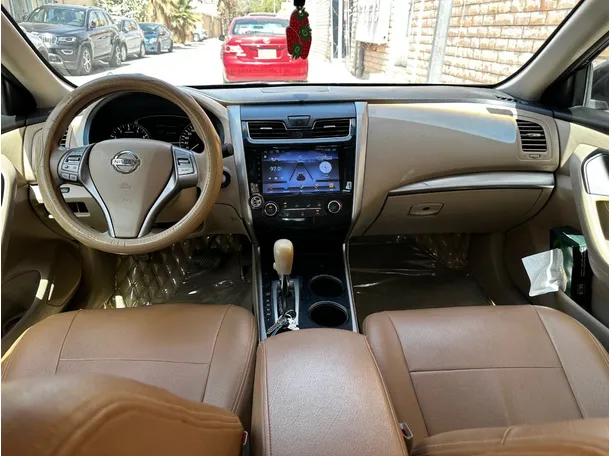 Car image 16