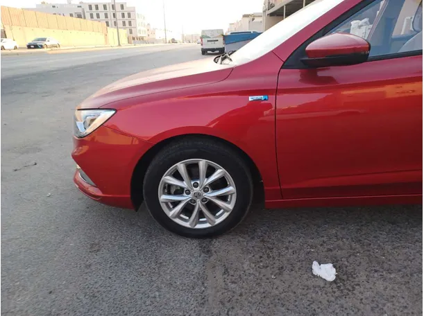 Car image 9