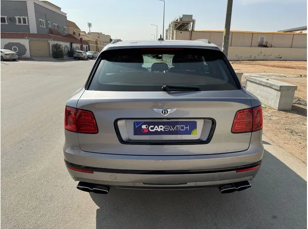 Car image 6