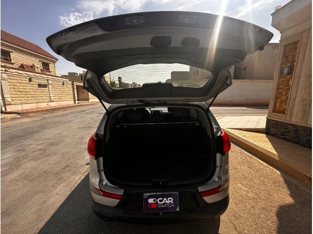 Car image 21