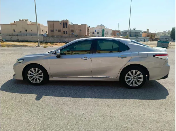 Car image 8