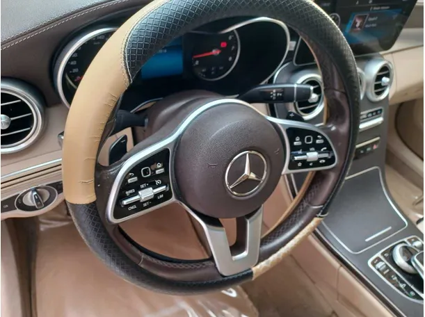 Car image 18