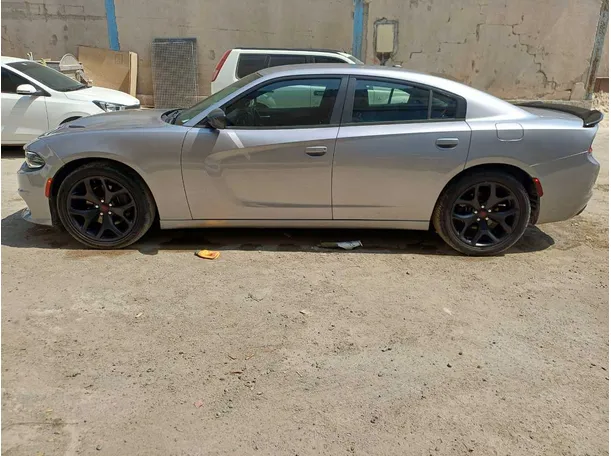 Car image 8