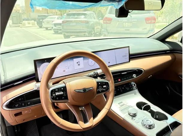 Car image 12