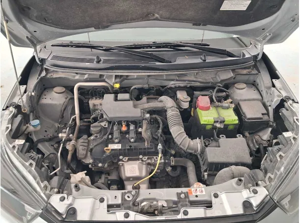 Car image 19