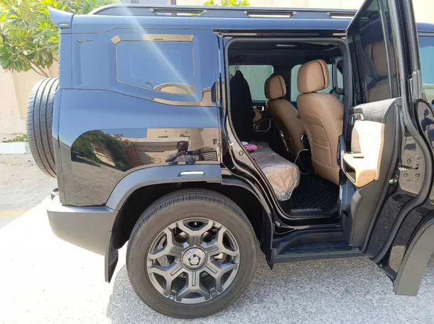 Car image 18
