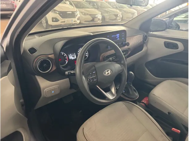 Car image 14