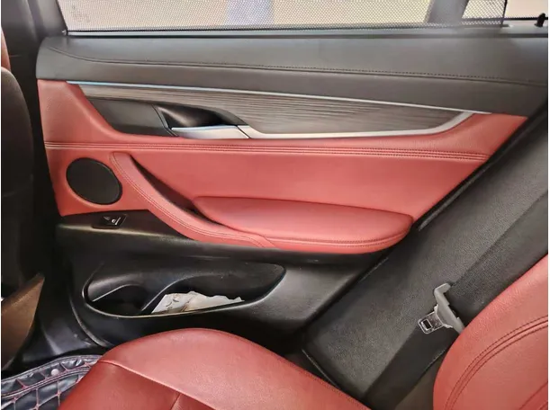 Car image 37