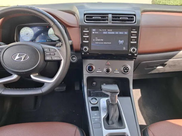 Car image 17