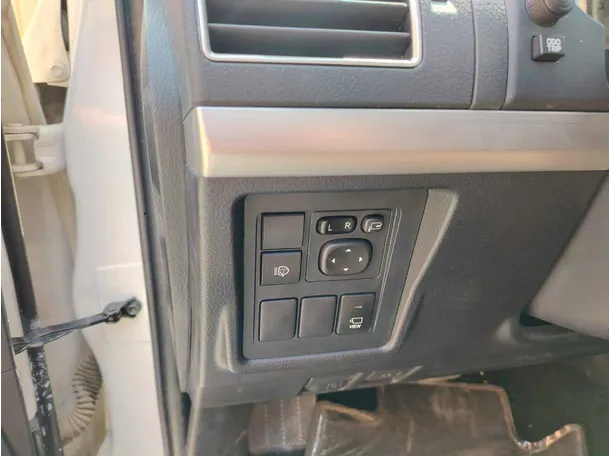 Car image 34