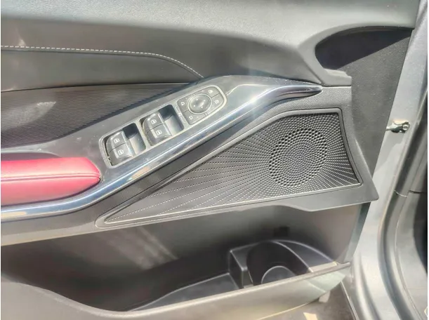 Car image 40