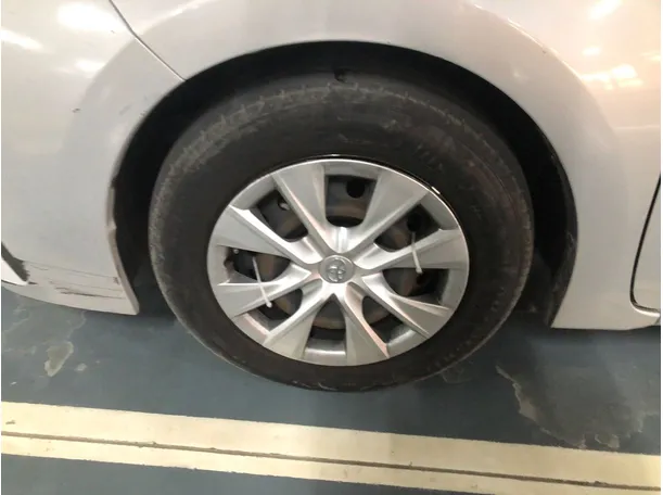 Car image 10
