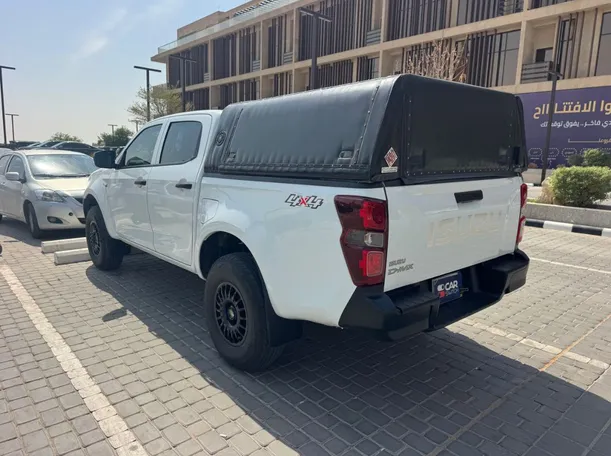 Car image 7