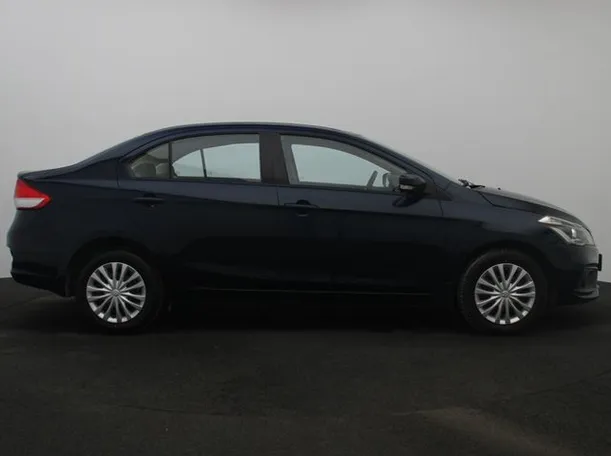 Car image 13