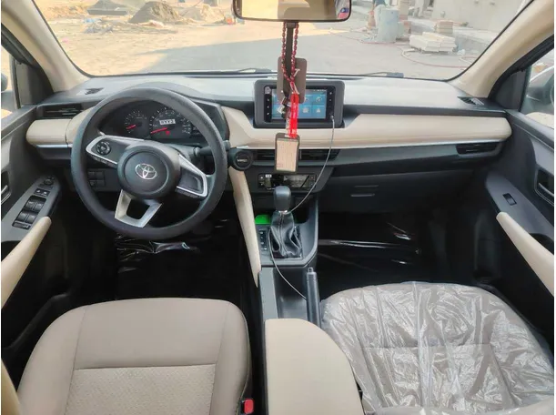 Car image 21