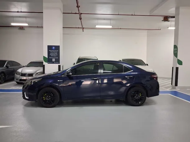 Car image 8
