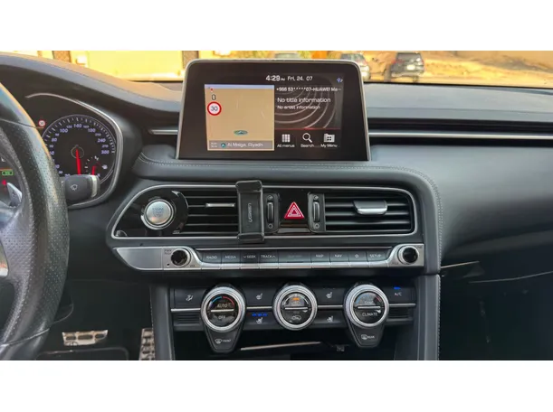 Car image 17